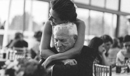 梦见父亲落魄给我吃瓜