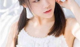 清纯美女吃瓜,甜蜜瞬间引网友热议