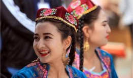 吃瓜维吾尔族男子,一位男子与他的瓜果人生