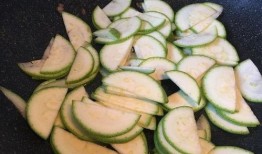 蒸方瓜吃长肉吗,吃出好身材的秘密！”