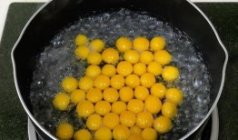 瓜条宝宝吃丸子,一场甜蜜的味蕾冒险