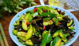 夏天吃瓜越吃越发文案,越吃瓜越清凉——夏日吃瓜指南