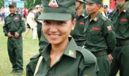 台湾女兵吃瓜图片大全,趣味横生的军营生活剪影