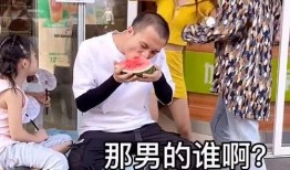 吵架人和吃瓜群众,吃瓜群众围观，一触即发的激烈辩论