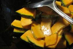 茄子能旬瓜一起吃吗,茄子与黄瓜同食的适宜性探讨