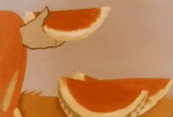 城市里吃瓜的情景,瓜香四溢的夏日休闲时光