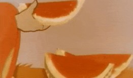 城市里吃瓜的情景,瓜香四溢的夏日休闲时光