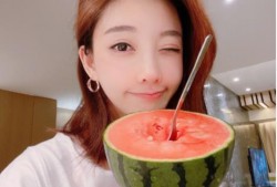 粉丝吃瓜反应,娱乐圈最新瓜料，吃瓜群众纷纷围观！