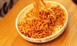 吃瓜吃火鸡面,火鸡面挑战舌尖极限