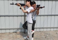 呆瓜玩吃鸡跳舞