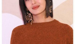 辛芷蕾吃瓜图片